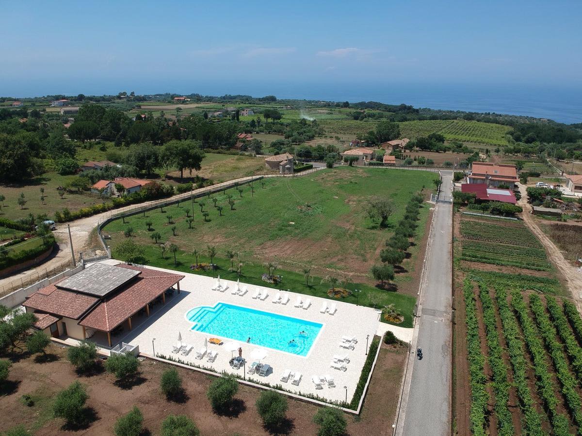 Borgo San Cosmo Tropea Acomodação com café da manhã Brattiro Exterior foto